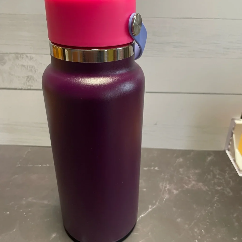 Hydro Flask 32 oz Wide Mouth with Flex Straw Cap in Sugarplum - Picture 3 of 11